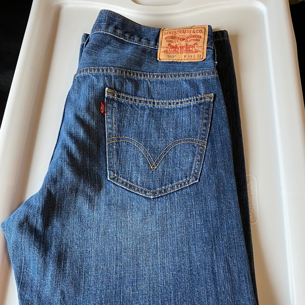 Levis